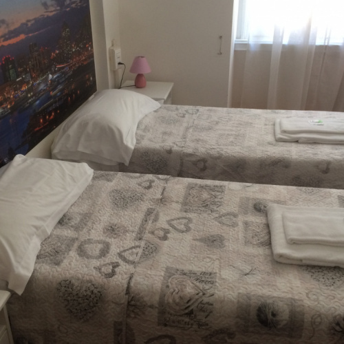 HOTEL YOURY GENOVA4.JPG
